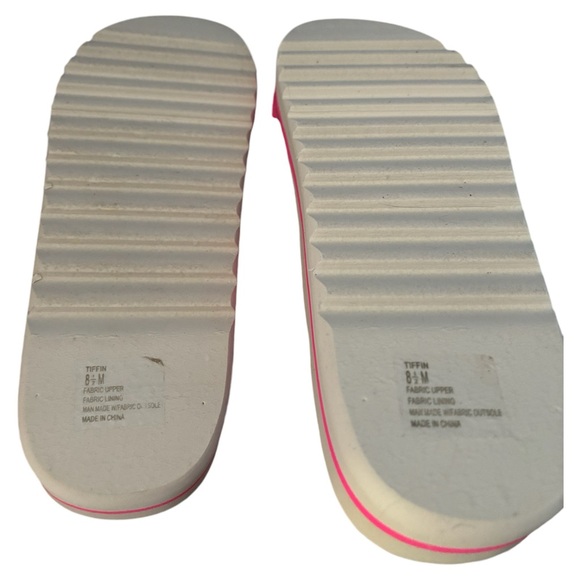 8.5 Yellow box sandals new with box - Picture 4 of 5